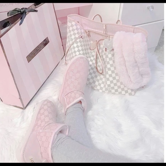 pink gucci uggs